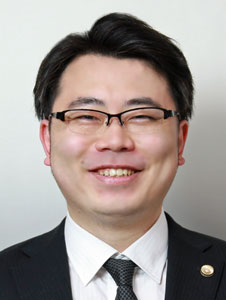 弁護士戸谷彰吾
